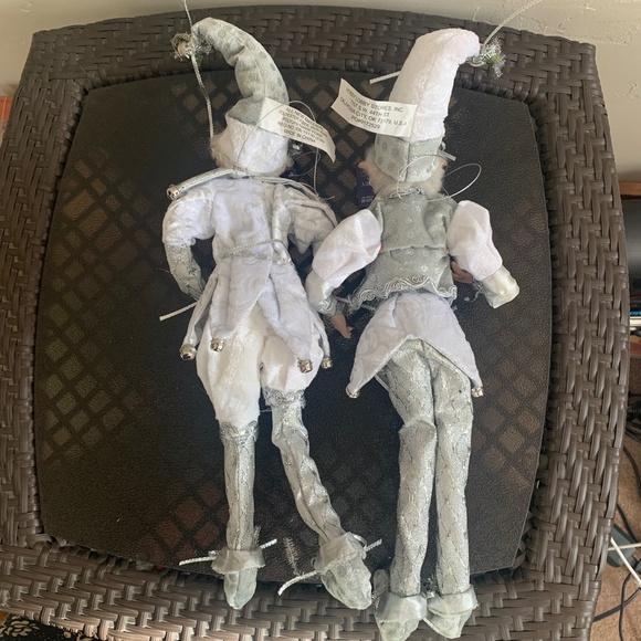 2018 Robert Stanley Home Collection Silver & Plum Posable Holiday Elves Set of 2 - Picture 8 of 10